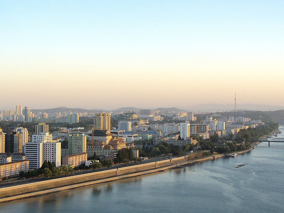 Xi receives grand state welcome in Pyongyang as China-North Korea summit opens